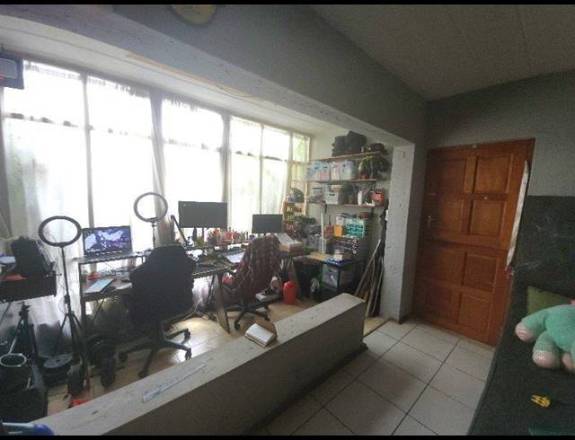 2 BEDROOM TOWNHOUSE FOR SALE IN FLORENTIA